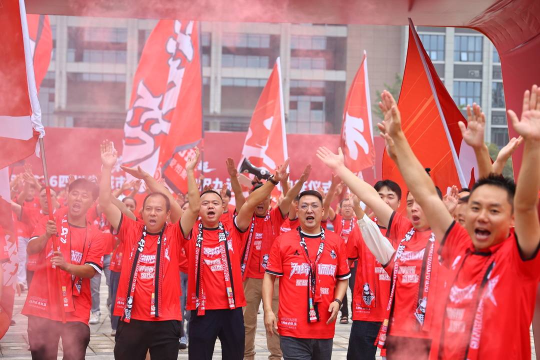 作为一名足, 球队队长刘