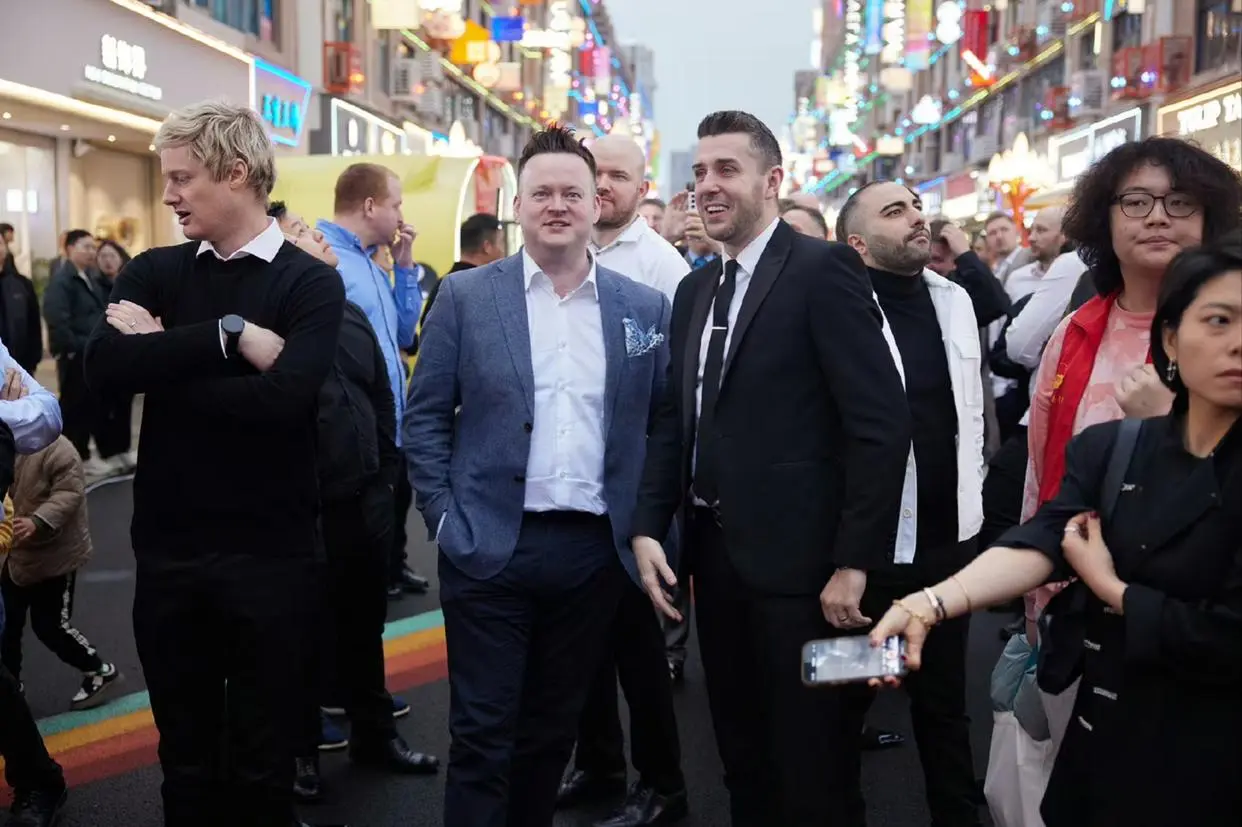 冠两亚得主, 张安达, 此番对决是 冠两亚得主, 张安达, 此番对决是