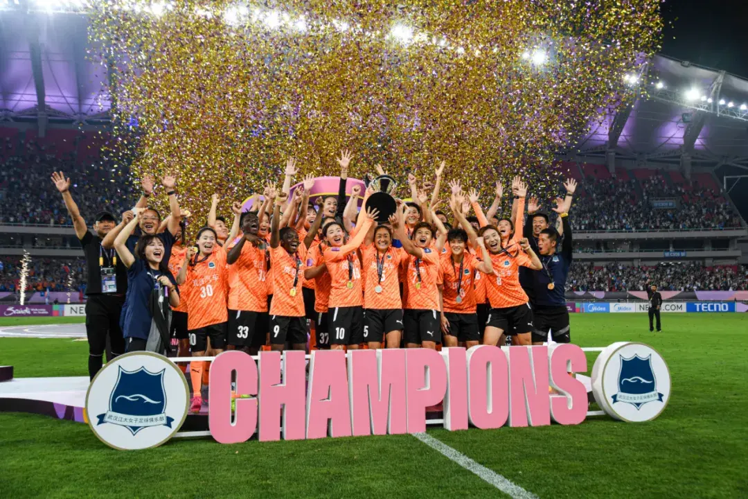 代制铁红天, 乌兹 代制铁红天, 乌兹