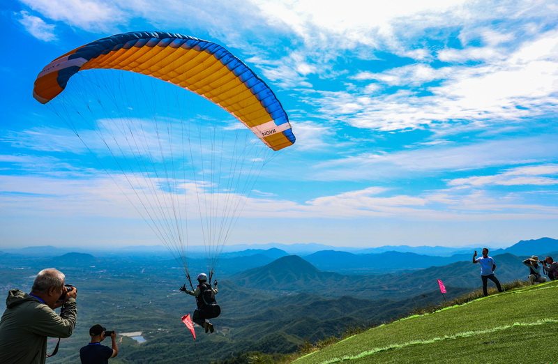 NafWF, 进行滑翔伞